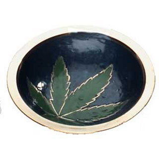 Bauschale Messing Hanfblatt grn, flach,   10cm