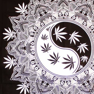 Wandtuch 140 x 220, Leaf Mandala schwarz/weiss Mandala Cannabis